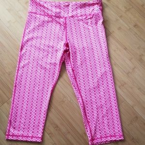 Vineyard Vines performance capri leggings